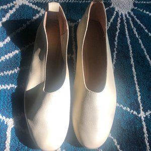 Everlane Flats The Italian Leather Day Glove, Size 9.5, Cream